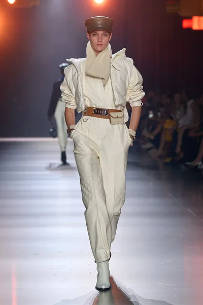Look 38